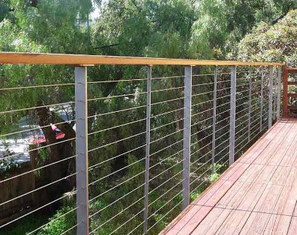 Thin deck railing posts on a deck in Cupertino CA