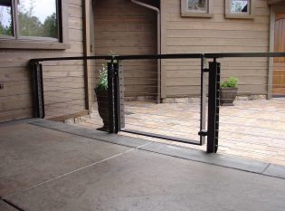 Gate with cable infill