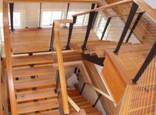 Mono stringer staircase railing