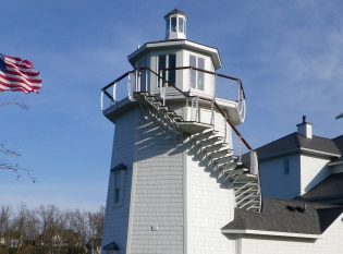 Light house cable railing