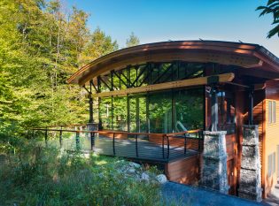 Expansive deck with Keuka style cable railing 