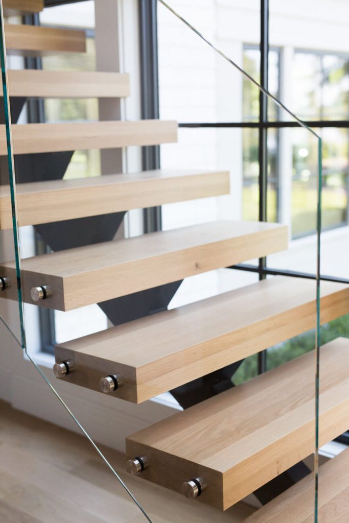 6 Types of Stair Treads - What to know before choosing various