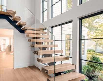 Glass staircase by Keuka Studios