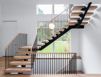 The Hamptons, NY - Floating Mono Stringer Stair, Steel Rod Railing