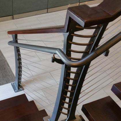 L-shape stair with handrail transition