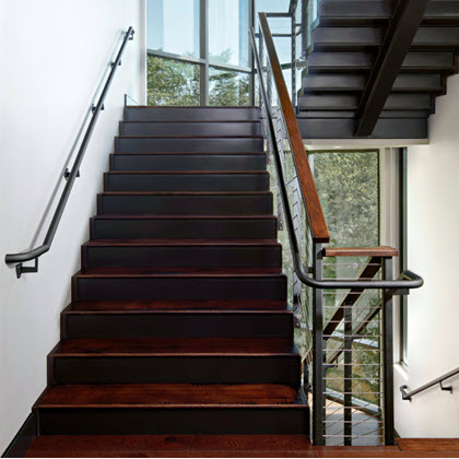 Handrail example transition along staircase