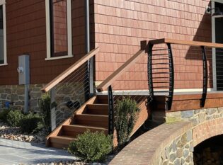 Curved cable railings on Deck Steps